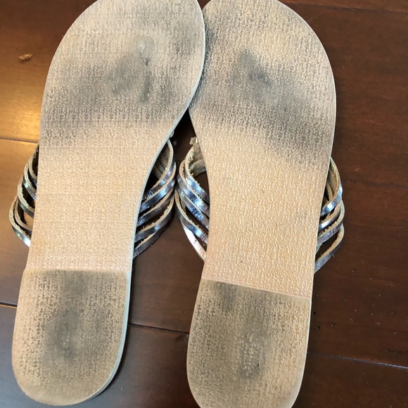 Diba Silver Flip Flops - Picture 3 of 5